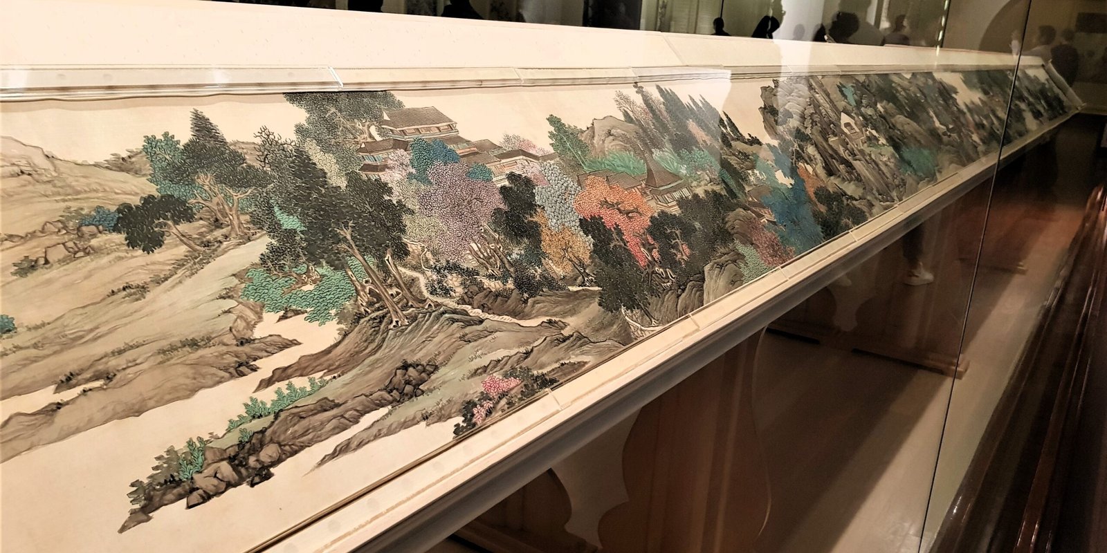 Long horizontal painted scroll from the Qing dynasty exhibited in the Painting Gallery at the Shanghai Museum in May 2019